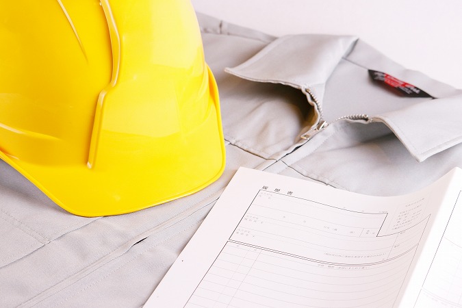 履歴書と作業着